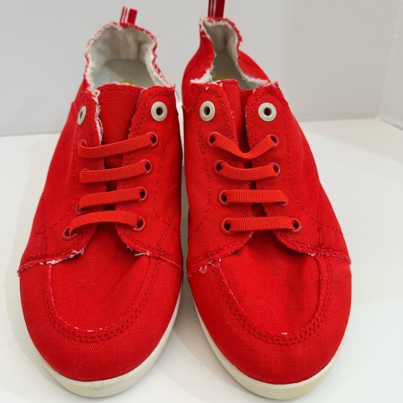 Vionic Beach Pismo Red Canvas Slip on Sneakers sz. 8.5 - Picture 1 of 7